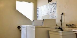 7140 DeLongpre Apartments Gallery 4