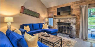 Charming 2BR Townhome in Lake Harmony Gallery 1