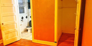 Charming 1BR Townhome in Capitol Hill Gallery 14
