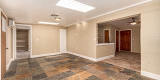 350 East Kelso Street Gallery 10