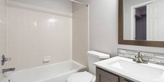Stunning 2 Bedroom 2 Bathroom condo In Aurora with a garage! Gallery 7