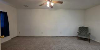 Cute 4 bedroom home in Shawnee Gallery 11