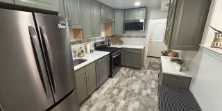Fully Furnished & Elegantly Renovated Historic 3BR/2.5BA Home with Private Yard & Deck! Gallery 5