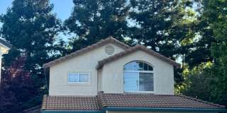 Spacious 2 Bed, 2.5 Bath Home with Loft, Vaulted Ceilings & Private Yard Gallery 1