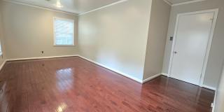 7302 Woodside Lane Gallery 7
