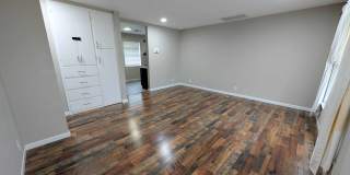 Cute, Remodeled 2 Bed in Village Gallery 3