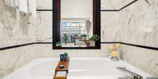 4391 Collins Ave Gallery 39