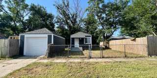 Remodeled Studio HOUSE with Fence and Garage Gallery 1
