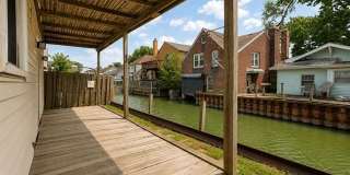 22464 Beach Street Gallery 22