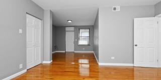 Three Bedroom in South Shore Gallery 11