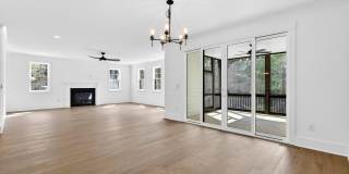 1625 N Main Street Gallery 23