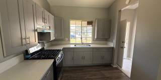 4 bedroom 2 bath! Gallery 7