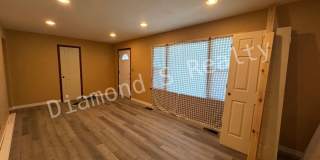 Charming and Clean 3 Bedroom Home - Nice/Quiet Neighborhood Gallery 3