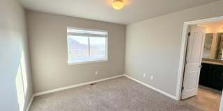 Beautiful 3 Bed, 2.5 Bath House in Windsor! Gallery 14