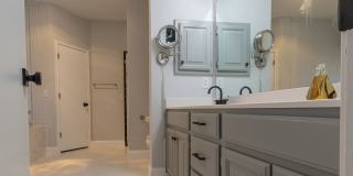 Luxurious Oasis with Poolside Serenity: Discover 17300 Zinc Drive, Edmond Gallery 20