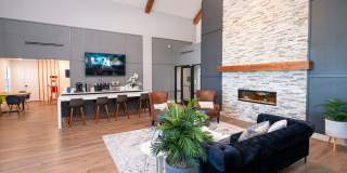 Huntcliff Gallery 22