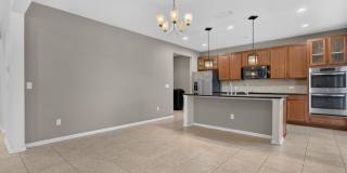 Large 4 bedroom home in Oakleaf Gallery 12