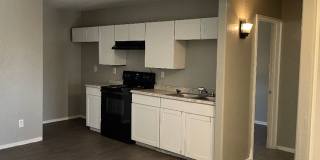 FREE RENT INTERESTED  3BR  1 BATH  SINGLE FAMILY HOME  BACK UNIT Gallery 3