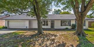 221 Azalea Drive Gallery 1