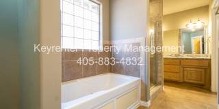 Beautiful 3 Bed 2 bath Home in Norman! Gallery 14