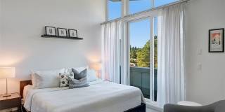 Spacious West Seattle Townhome With Rooftop Deck and Waterviews!! Gallery 17