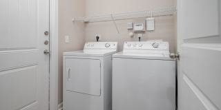 Overlook at Stone Oak Park Apartments Gallery 16