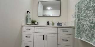 Beautiful 1 Bedroom Unit in Orange Gallery 12