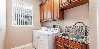 Captivating 4 Bedroom, 2 bath Pool/Lake home Gallery 32