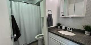 Available now | A Unfurnished 2 Bedroom, 1 Bath Apartment with 1 Assigned parking in Alexander Towers Gallery 7