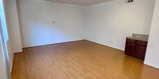 3 Bedroom 2 Bath Penthouse condo in Van Nuys Gallery 8