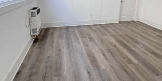 433 1/2 W 4th St Gallery 2