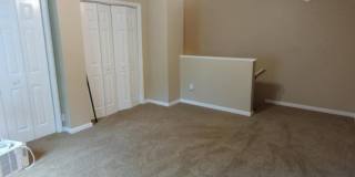 Spacious 3 bedroom townhome close to UK! Gallery 16
