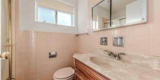 2531 W Howard Street Gallery 20