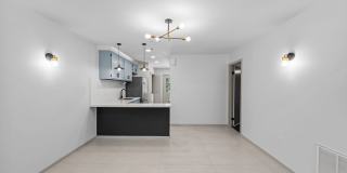 Centrally Located Apartment with Pool!! Gallery 1