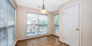 Excellent Elevator Condo for Lease Gallery 15