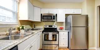 Courtyard Apartments Gallery 9