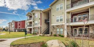 Yugo Charlotte College Downs - Student Housing Gallery 6