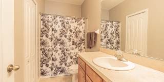 2 Bedroom - 2.5 Bathroom - Gated Community - Community Pool Gallery 10