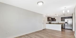 Luxurious One, Two and four-Bedroom Apartment Homes Gallery 6