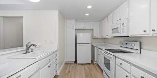 Prime Irvine Living: Bright End Unit Steps from Pool & Parks Gallery 18