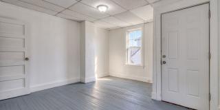 Spacious 3 Bedroom, 1.5 Bathroom with large Porch and Backyard Gallery 16