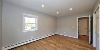 33 Summit Avenue Gallery 9