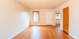 Great starter  home for rent Gallery 4