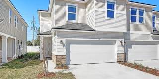 Modern 3-Bedroom Townhome with Two-Car Garage in Crossroads Station Gallery 1