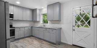 920 N Virginia Street Gallery 14