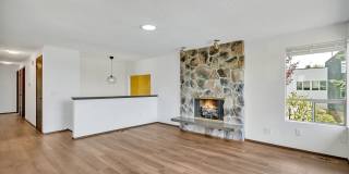 Fully Renovated 3BD Upper Duplex with Garage & Garden in West Seattle Gallery 7