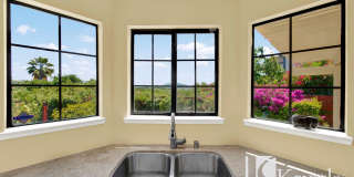 Sunlit 3 Bed Glen Cove Home Gallery 14
