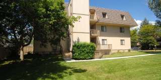 Large 3 Bed 2 Bath Condo In a Great North Boulder Location.  Underground Parking Gallery 1