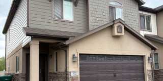End-Unit Sleepy Ridge Townhome Gallery 1