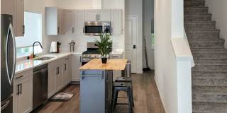 Beautiful, private 2 bed, 2.5 bath townhouse in Silverdale Gallery 1